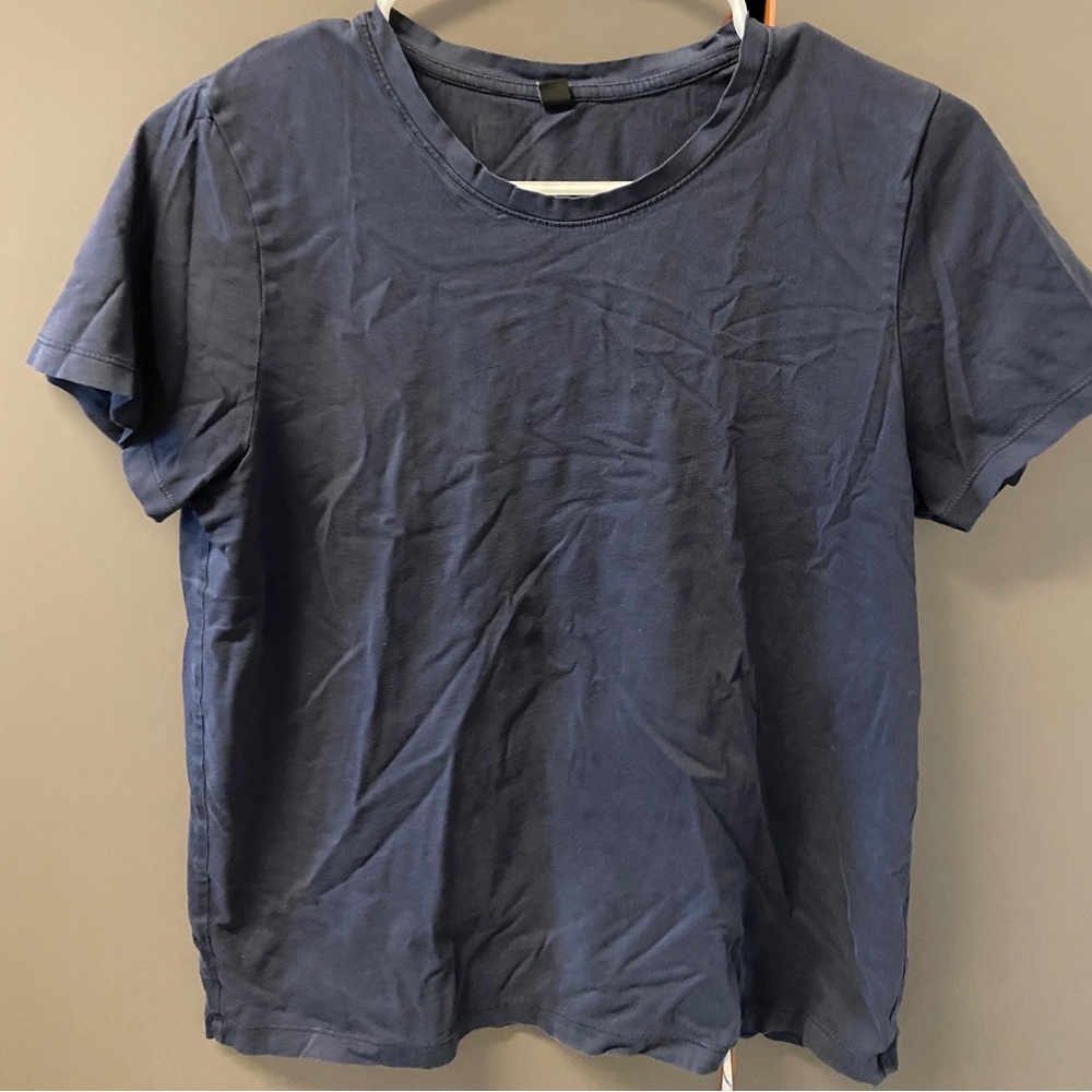 Uniqlo Navy Tshirt